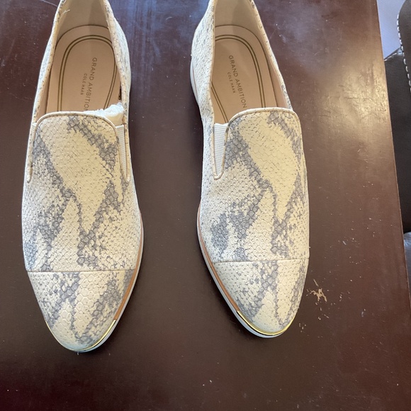 Hass Cole women’s walking shoe - Picture 3 of 3